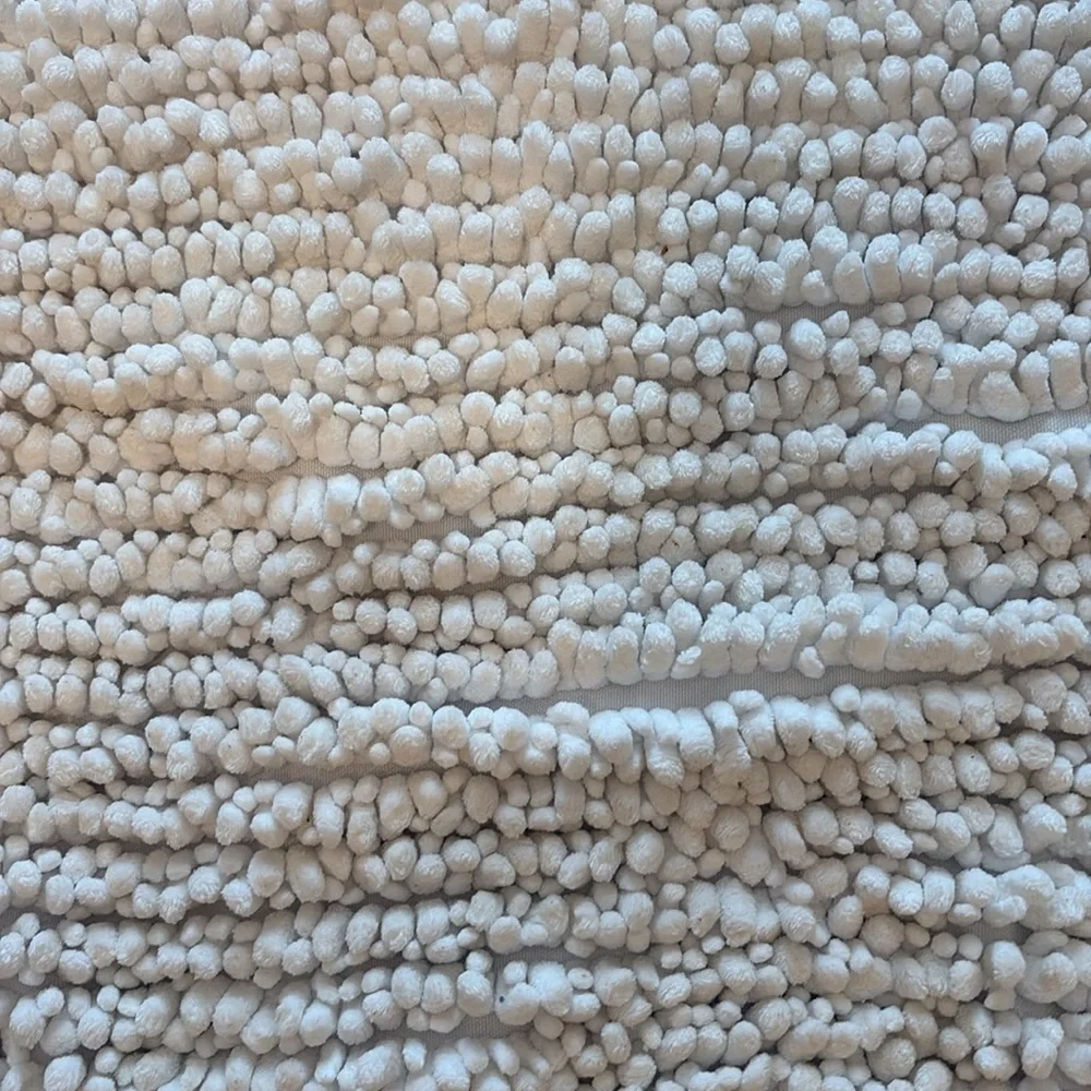 Set of 2 white chenille rugs!